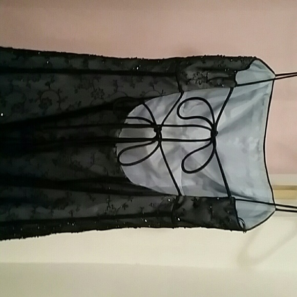 Beautiful Prom gown - Picture 4 of 4