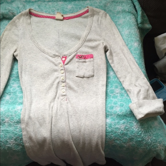 Hollister top