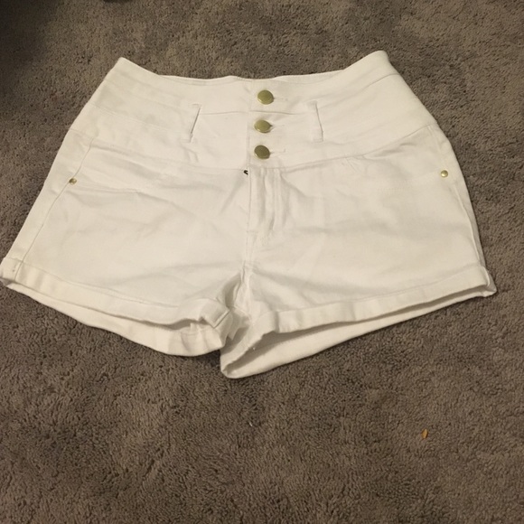 White, high waisted shorts