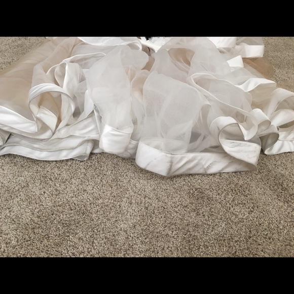 GORGEOUS Champagne Prom Dress - Picture 3 of 4