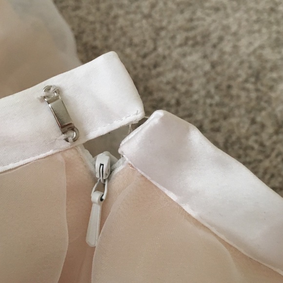 GORGEOUS Champagne Prom Dress - Picture 4 of 4