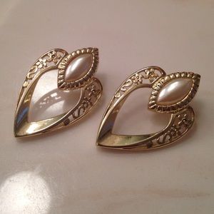 💎Gold/Pearl earrings💎