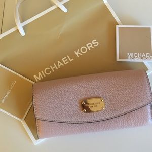 👛NEW☺️Authentic Michael Kors Wallet