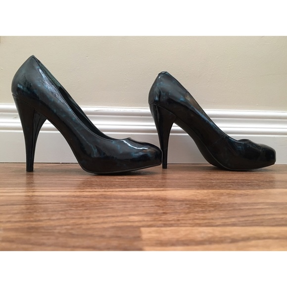 Steve Madden black and blue heel - Picture 3 of 3