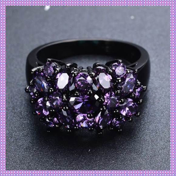 💟Purple Zirconiums set in Black Gold Ring💟 - Picture 2 of 4