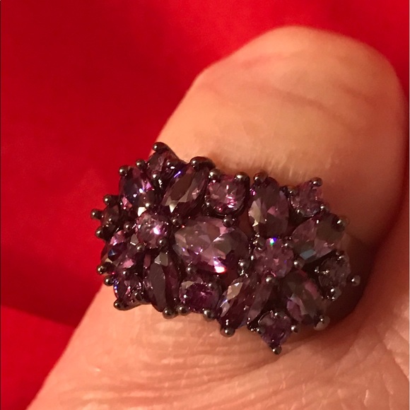💟Purple Zirconiums set in Black Gold Ring💟 - Picture 4 of 4