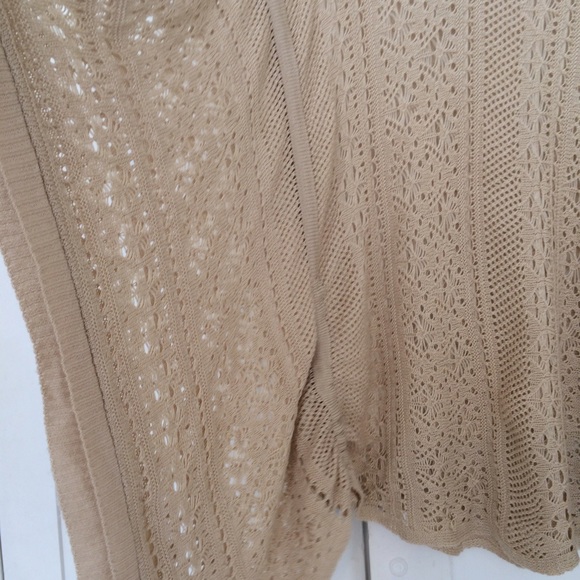 Woven Poncho Top ⭐️ - Picture 4 of 4