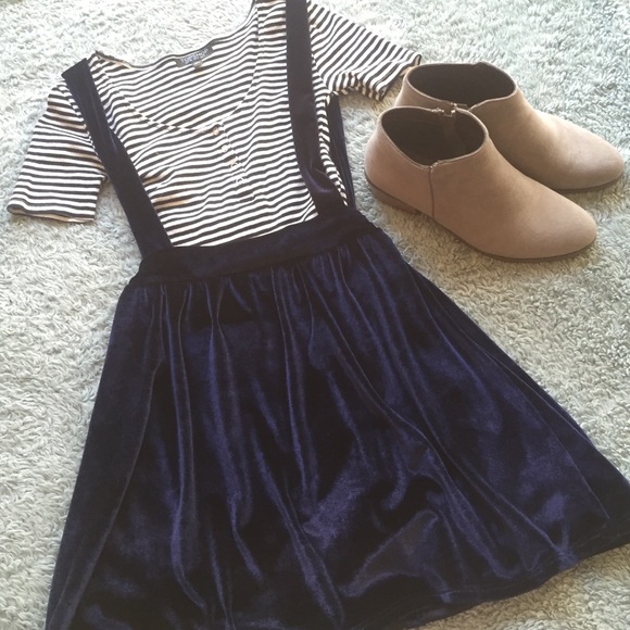 Love Culture Dresses & Skirts - ❗️SOLD❗️Stunning velvet skater skirt