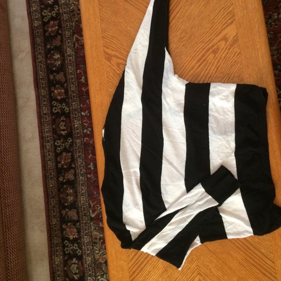 Black and white striped cardigan - Picture 3 of 4