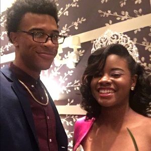 Meet your Posher, Maya