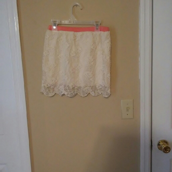 🦄 Lace overlay Skirt Cream Peach Size Small - Picture 3 of 4
