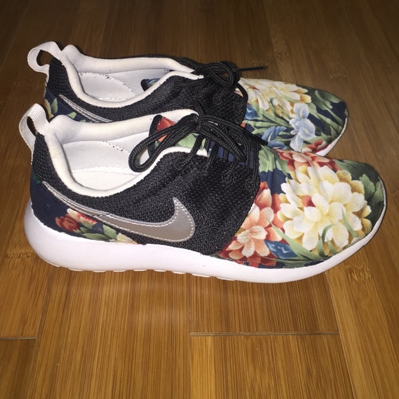 Nike Shoes - Nike Roshes floral design