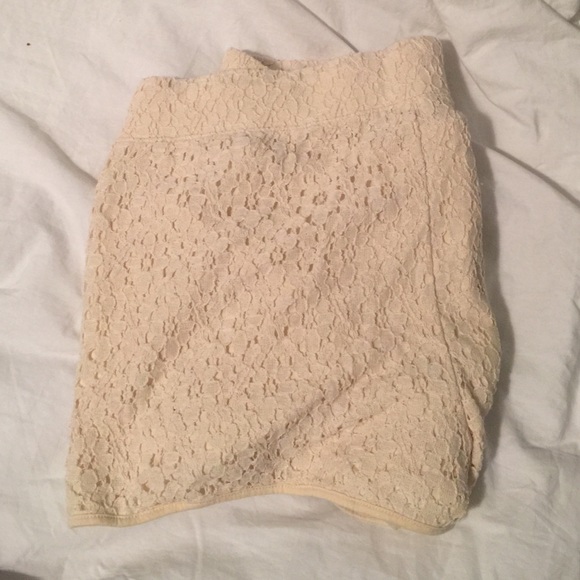 Loft Shorts - Picture 3 of 3