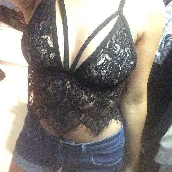 🎀1 LEFT🎀NWT  lace bralette/crop top - Picture 2 of 4