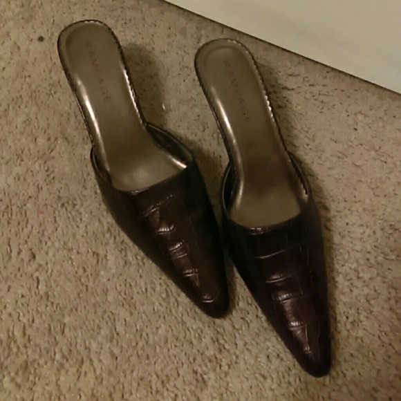 Women Low Heel shoes