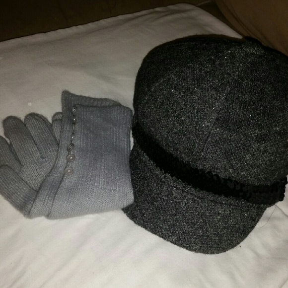 Hat & gloves - Picture 4 of 4