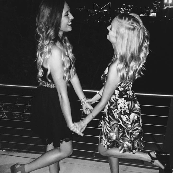 Meet your Posher, Lauren - Picture 1 of 1