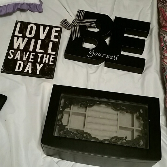 Adorable decor! If you need some black here we go!