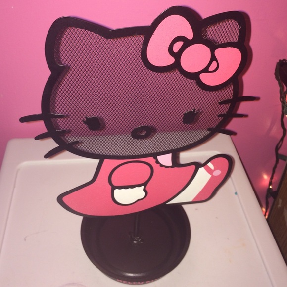 Hello kitty earring holder with tray