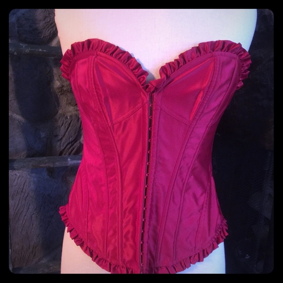 Sweetheart Bust Red Satin Corset SzL