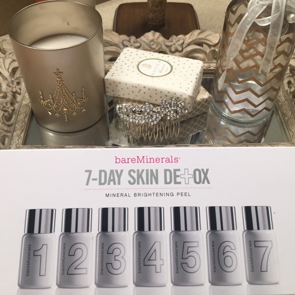 bareMinerals 7-day Skin Detox. Brightening Peel