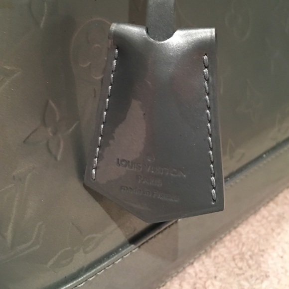 Authentic Louis Vuitton - Picture 3 of 4