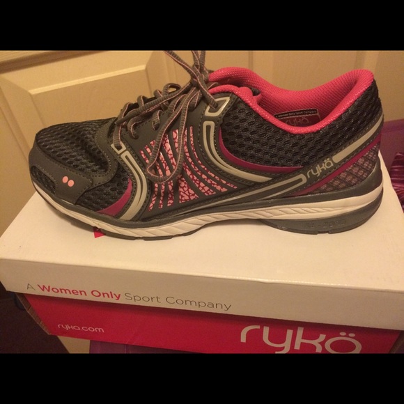 Ryka Woman's running shoe