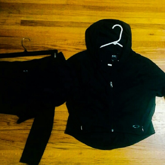 Athetic jacket and shorts