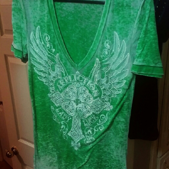 Designer tee