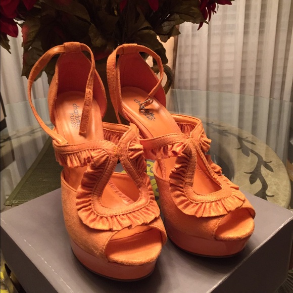 Precious sueded high sandles