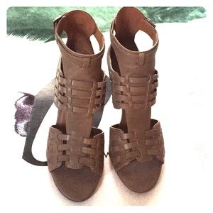 ✨Beautiful Nine West Kurrious Heel✨