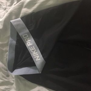 Women's Nike pro Capri leggings