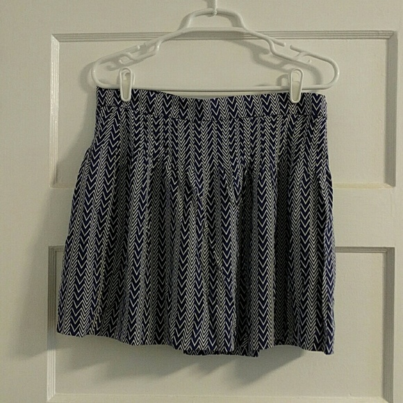 Gap Blue and White Pattern Skirt