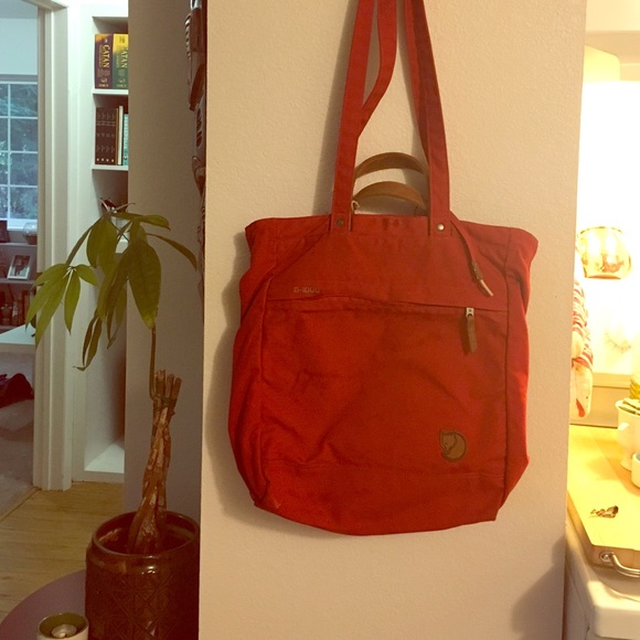 Fjallraven Tote Pack No 1 in Red