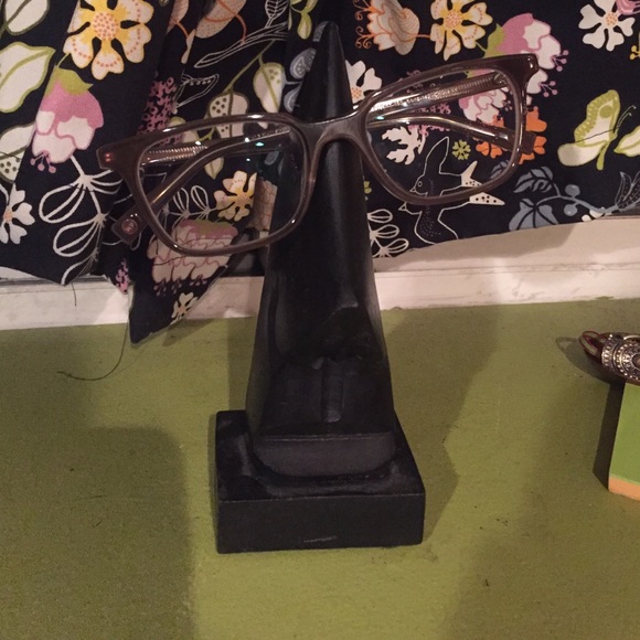 Glasses holder