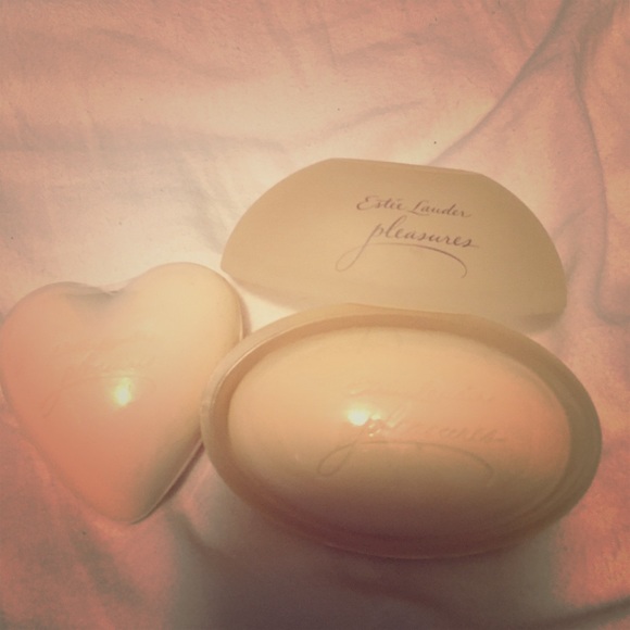 Estée Lauder Pleasures Soap