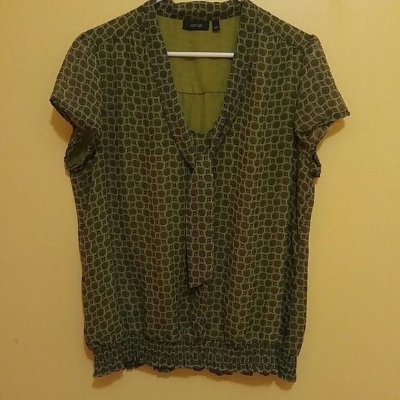 Versatile Paisley Blouse - Picture 1 of 3