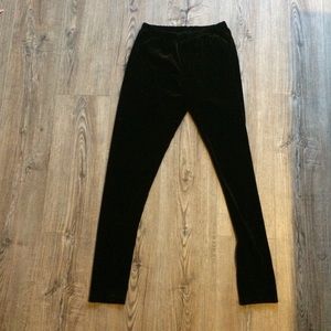 Velvet Capri leggings!
