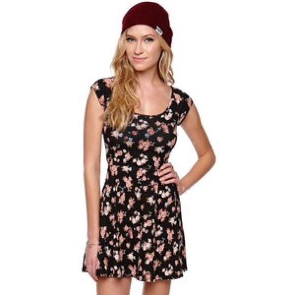 Flower dress - Picture 1 of 3
