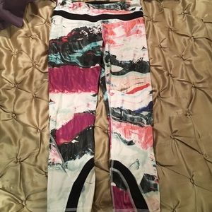 Lululemon run inspire crops