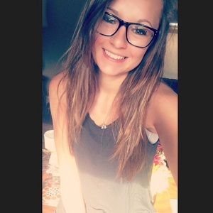 Meet your Posher, Marrisa