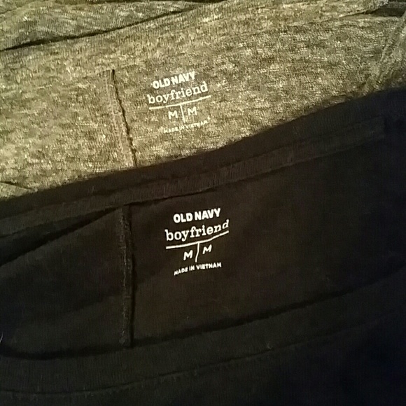 SOLD.TWO Old navy pocket tees MEDIUM. Grey & black - Picture 3 of 4