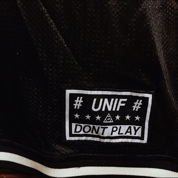 UNIF Dev Dress - Picture 4 of 4