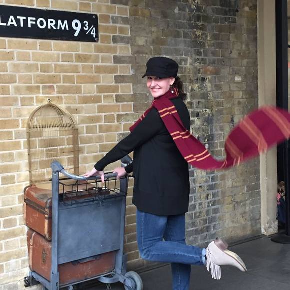 Meet your Posher, April - Picture 1 of 1