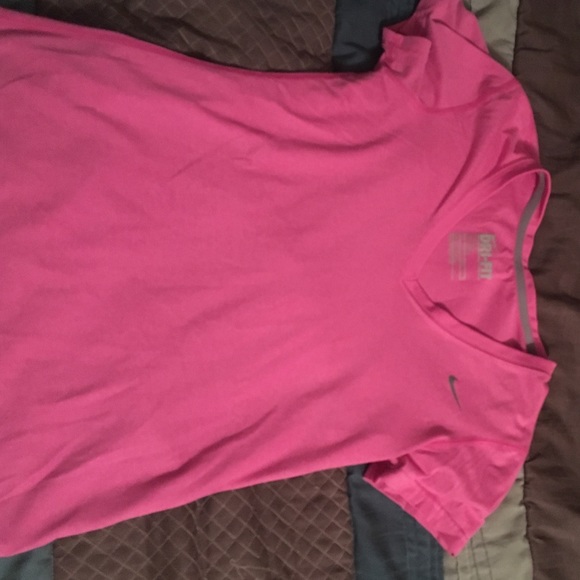 🚫SOLD🚫Nike dri fit shirt