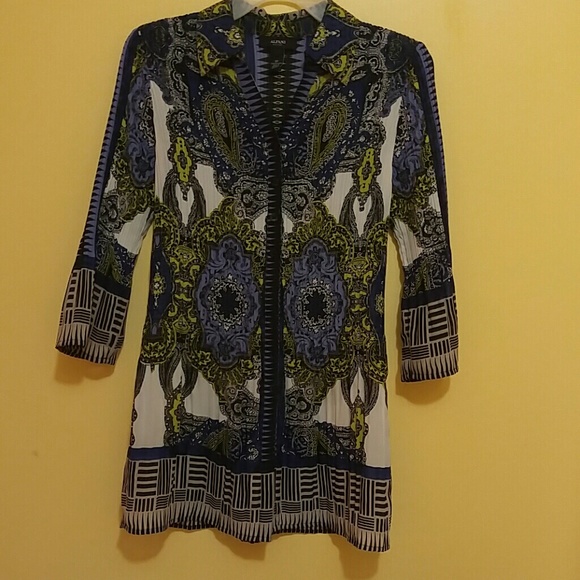Beautiful Paisley Blouse - Picture 1 of 4