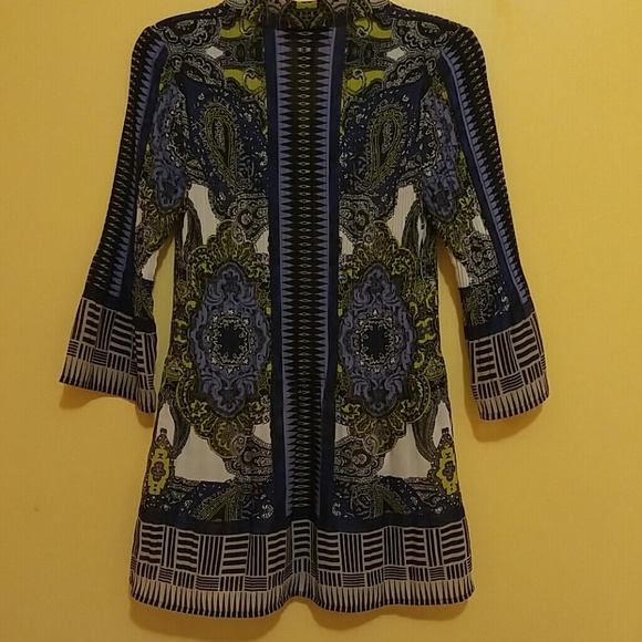 Beautiful Paisley Blouse - Picture 4 of 4