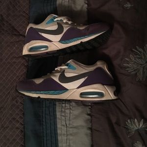 Nike air max tennis shoes