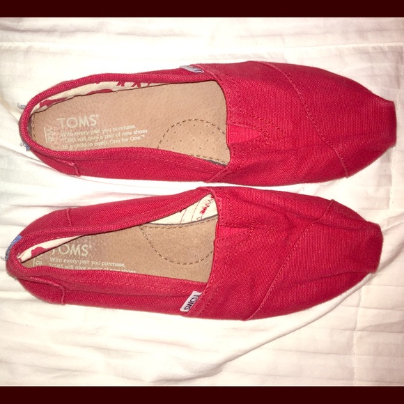 Red Toms size 8