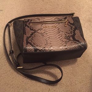 Michael Kors cross body